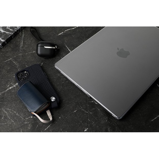 „Moshi iGlaze“ – „Hardshell“ dėklas, skirtas „MacBook Air 13.6 M3“ (2024 m.) / M2 (2022 m.) („Stealth Black“)