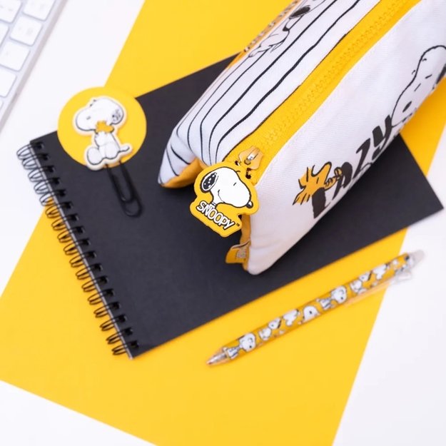 Snoopy - 3-compartment pencil case from the Lazy Days collection 5