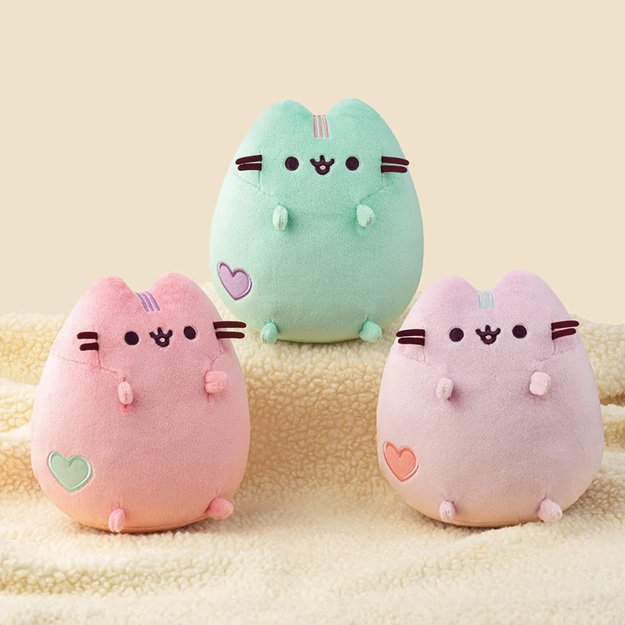 Pusheen - pliušinis talismanas 18 cm (pastelinė mėtų spalva)