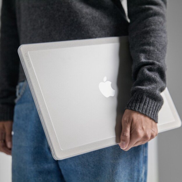 „Incase Edge Hardshell Case“ – dėklas, skirtas „MacBook Pro 14“ (M4/M3/M2/M1/2024-2021) (aiškus)