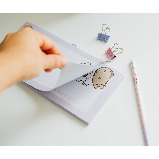 Pusheen - bloknotas su šaldytuvo magnetu + pieštukas iš Moments kolekcijos 6 Pusheen - bloknotas su šaldytuvo magnetu + pieštukas iš Moments kolekcijos 6