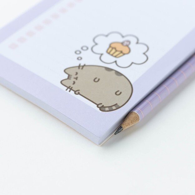 Pusheen - bloknotas su šaldytuvo magnetu + pieštukas iš Moments kolekcijos 4 Pusheen - bloknotas su šaldytuvo magnetu + pieštukas iš Moments kolekcijos 4