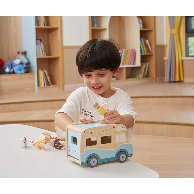 Medinis namelis ant ratų Viga 7