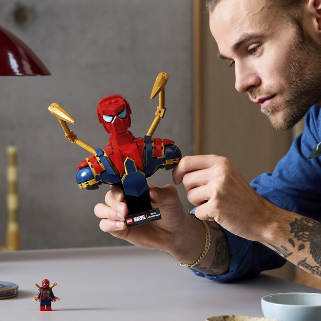 LEGO Super Heroes Iron Spider-Man Bust