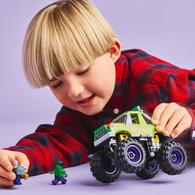 LEGO Super Heroes The Hulk Truck vs. Thanos