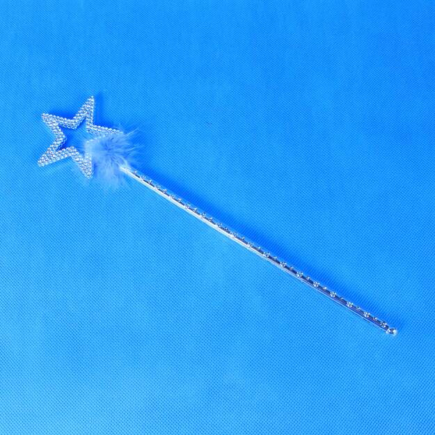 Karūnos princesė su lazdele žiema 4