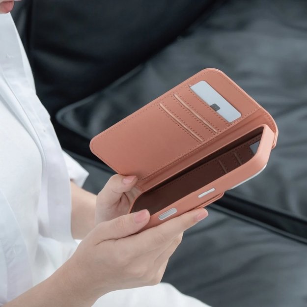 „Moshi Overture MagSafe“ – odinis atverčiamas dėklas „iPhone 17 Pro“ (miglotos koralų spalvos) 10