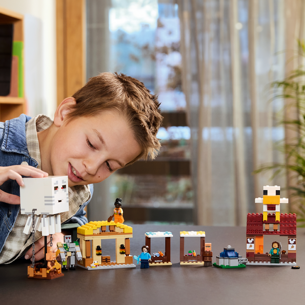 LEGO Minecraft The Ghast Balloon Village Attack
