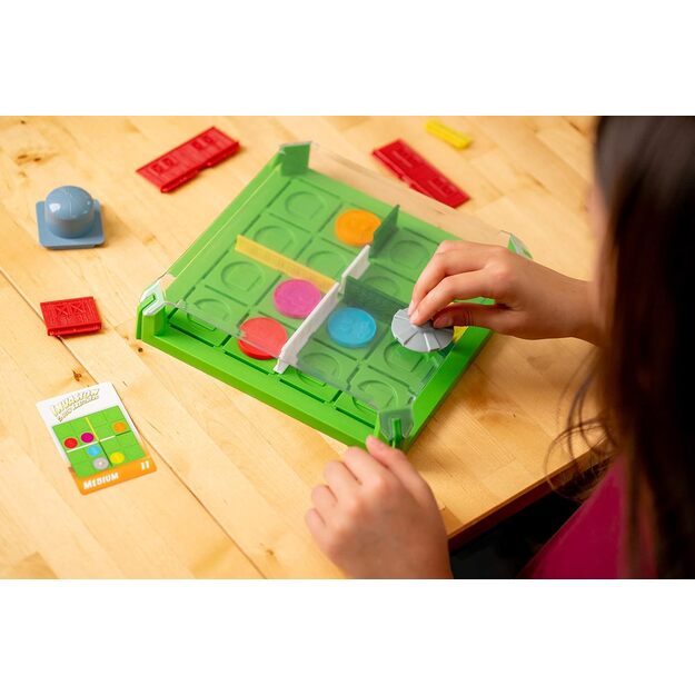 ThinkFun Board Game Invasion of the Cow Snatchers