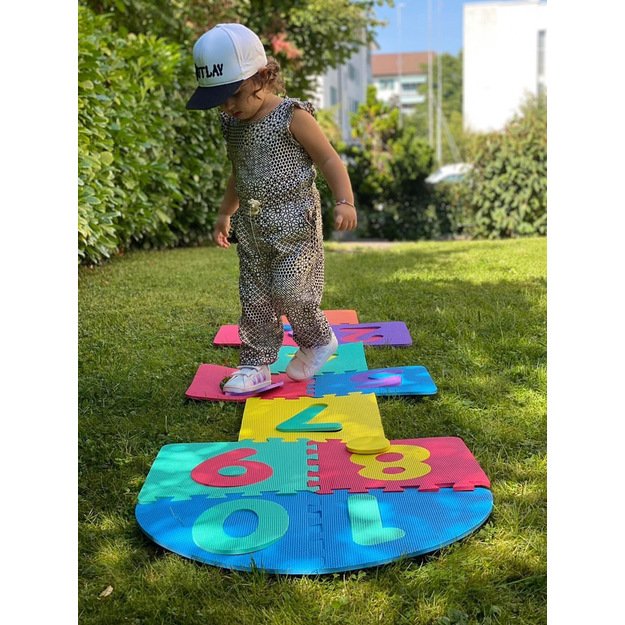 Tactic Active Play: Hop the Scotch