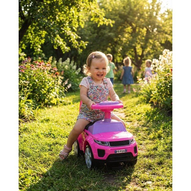 Rožinės odos žaislas su visureigiu „Baby Mix Prime“.