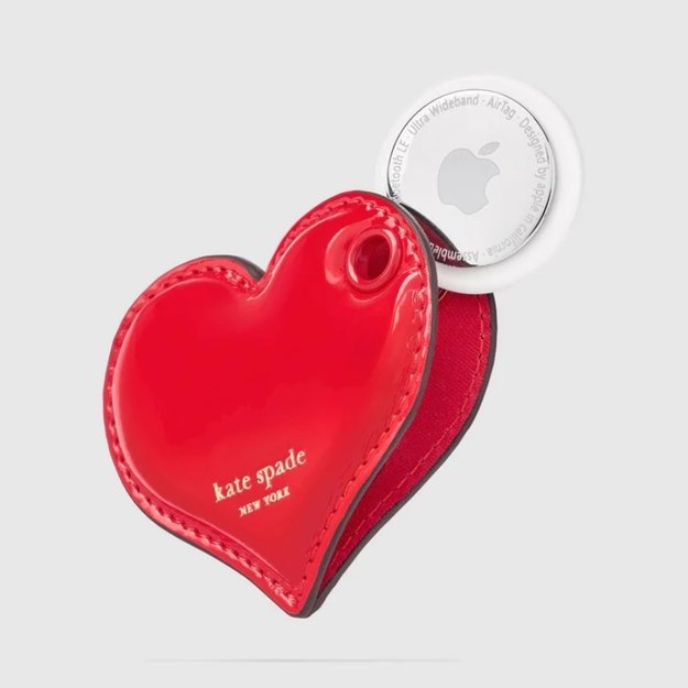 Kate Spade New York Charm raktų pakabukas – apsauginis dėklas, skirtas Apple AirTag (širdžiai)