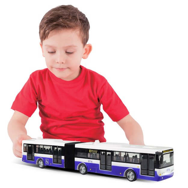 The bus reports stops in Czech 36 cm 9