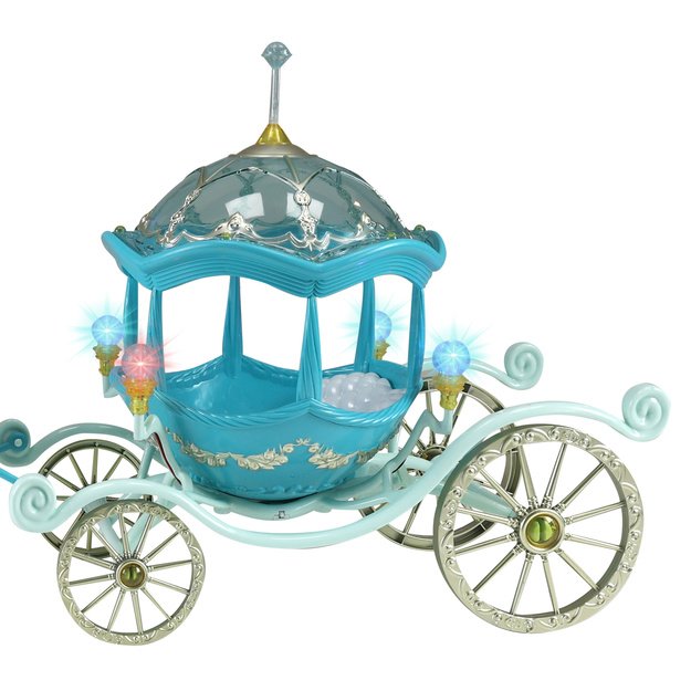 Vežimas su sparnuotu arkliu ir šviesa 3