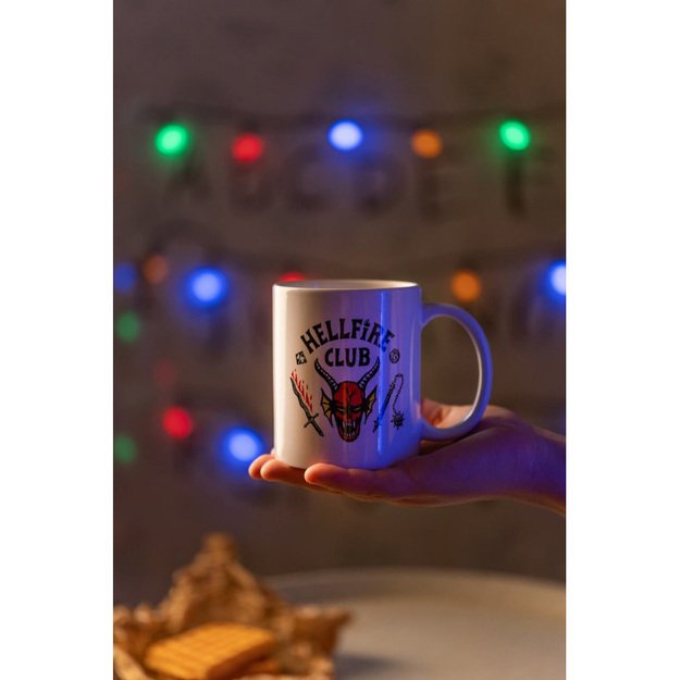 Stranger Things - Keraminis puodelis dovanų dėžutėje 350ml (Hellfire Club)