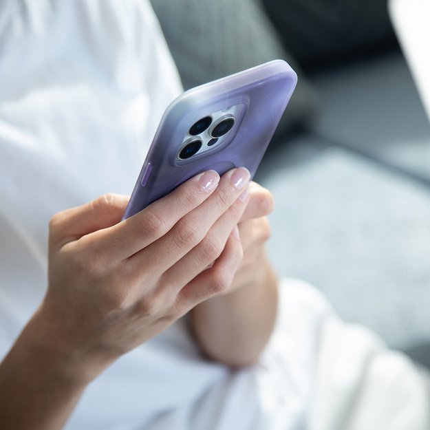 Incase Halo Case MagSafe – dėklas iPhone 16 Pro Max (Oil Slick Lilac) 13