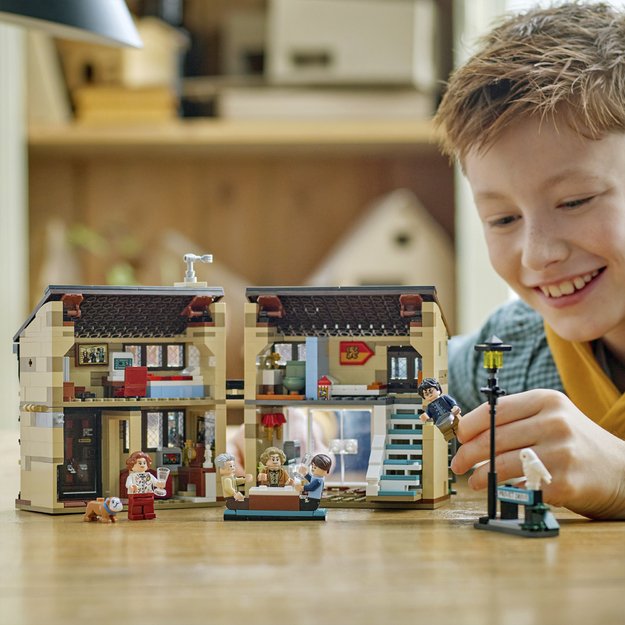 LEGO Harry Potter Privet Drive: Aunt Marge s Visit