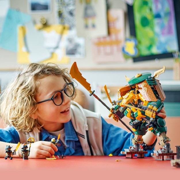 LEGO Ninjago Lloydi ja Arini ninjatiimi robotid