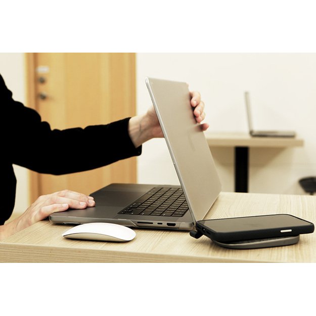 „Moshi iGlaze“ – „Hardshell“ dėklas, skirtas „MacBook Pro 16“ (M4/M3/M2/M1/2024-2021) (Stealth Clear) 10