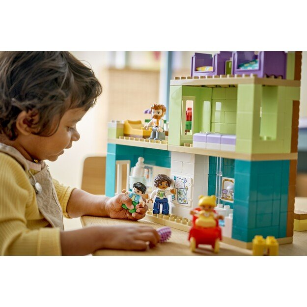 3 in 1 Modern Family House with Figures
