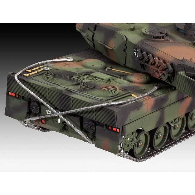 Revell plastic model Leopard 2 A6/A6M 1:72