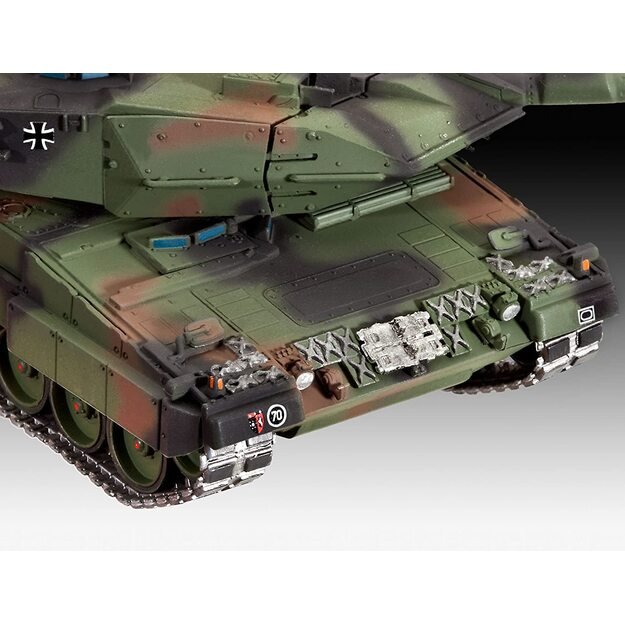 Revell plastic model Leopard 2 A6/A6M 1:72