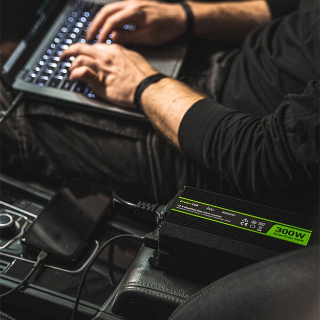 Green Cell - Voltage converter Inverter PRO 12V to 230V 2000W/4000W Modified sine wave 3