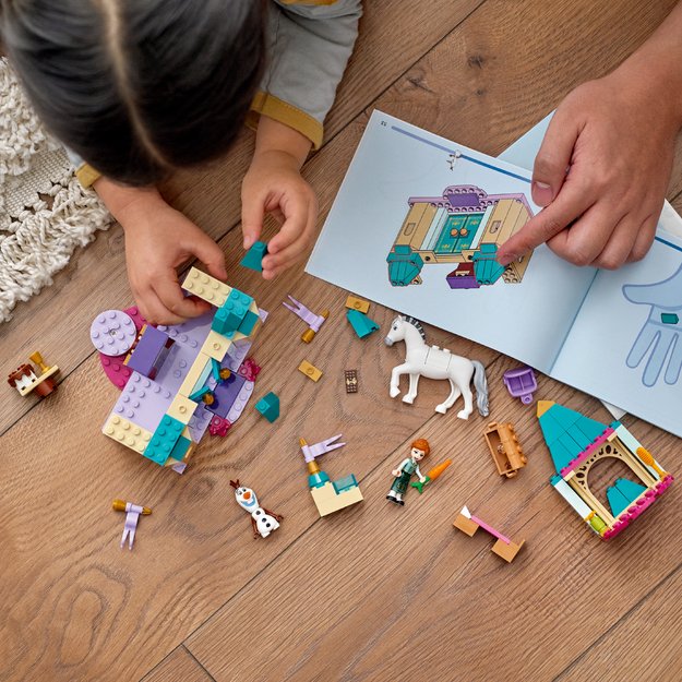 LEGO Disney Anna and Olaf s Castle Fun