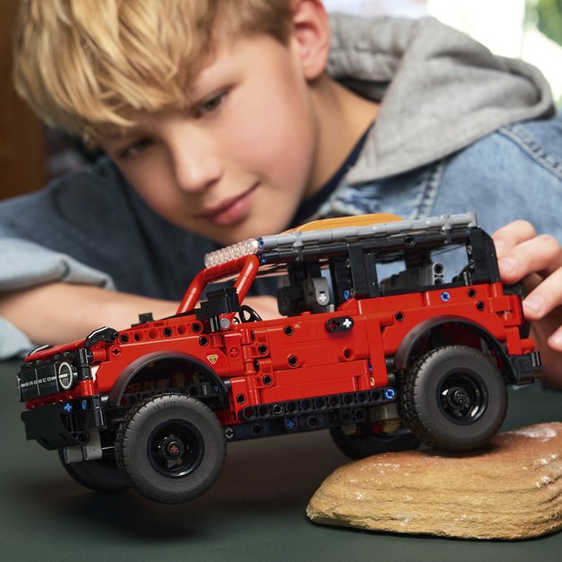 LEGO Technic Ford Bronco SUV