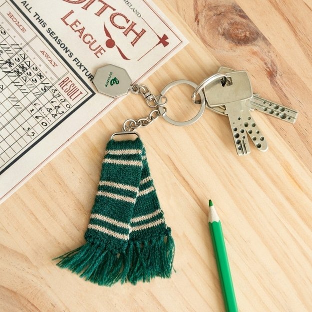 Harry Potter - Slytherin Scarf Keychain 3
