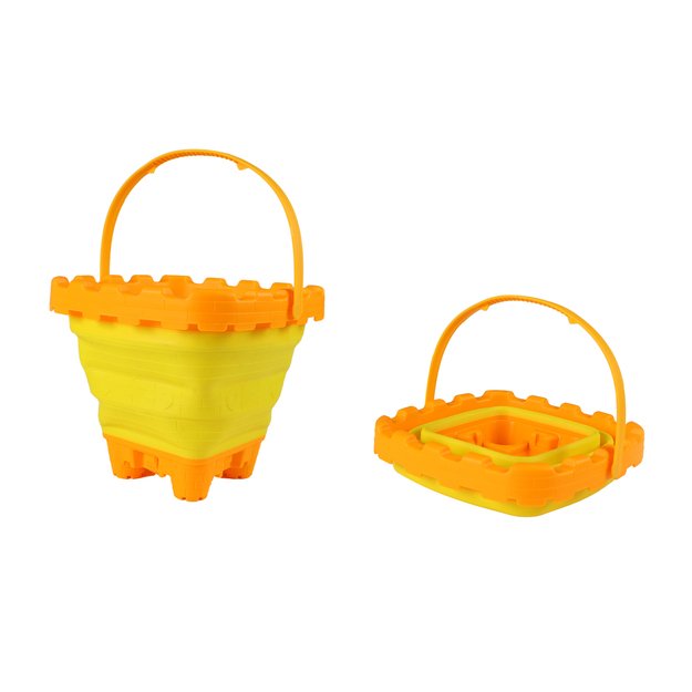 Sand set with folding bucket