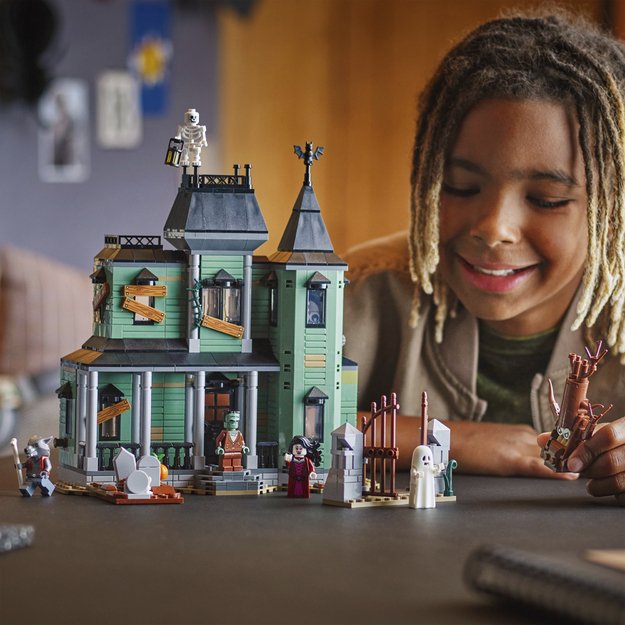 LEGO Creator Haunted Mansion