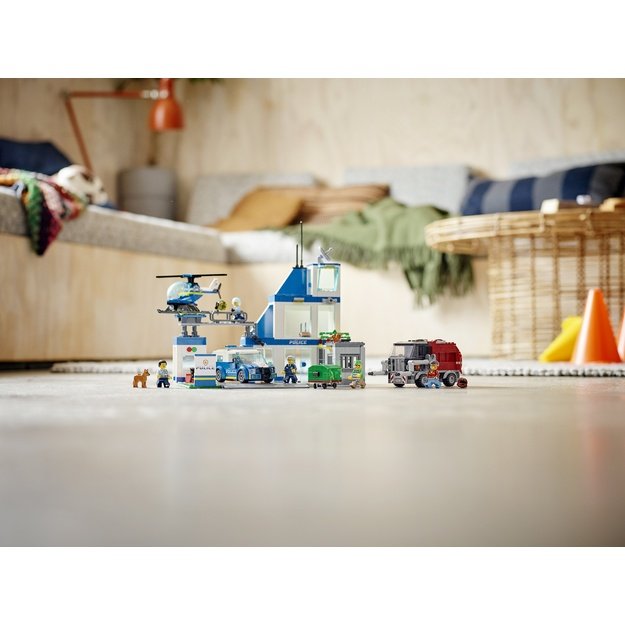 LEGO City Police Station