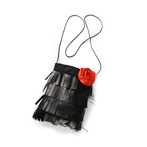 the Shoulder bag with roses 3