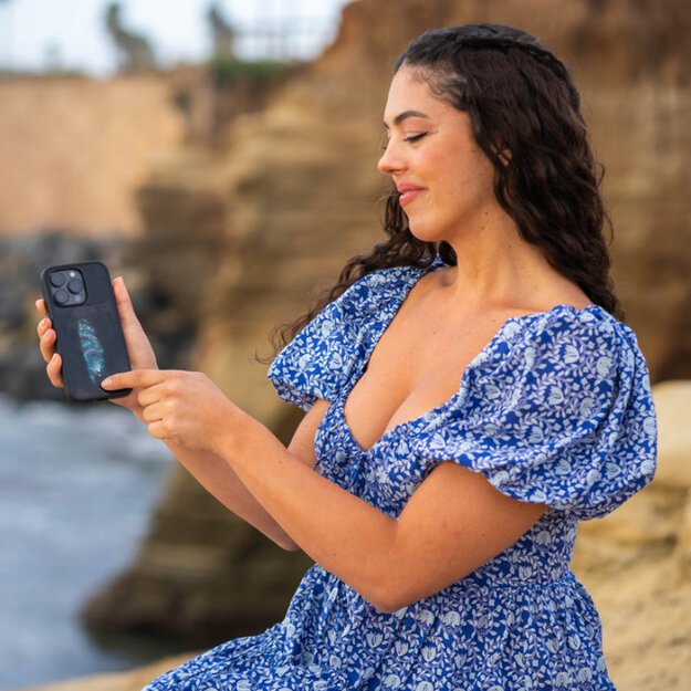 STM Reveal Warm MagSafe – dėklas, skirtas iPhone 15 Pro (Black Realm) 44