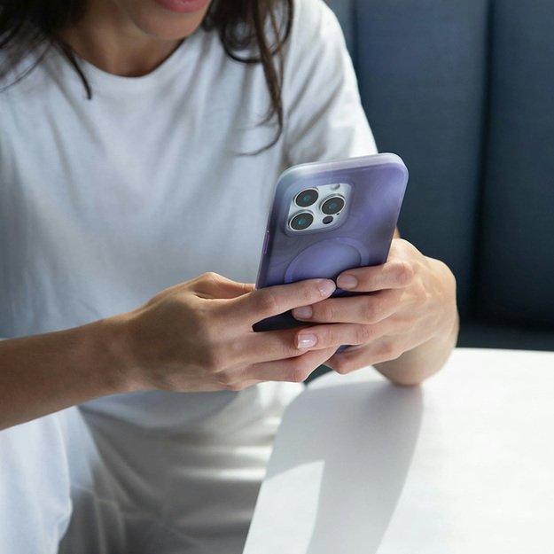 Incase Halo Case MagSafe – dėklas iPhone 16 Pro (Oil Slick Lilac) 16