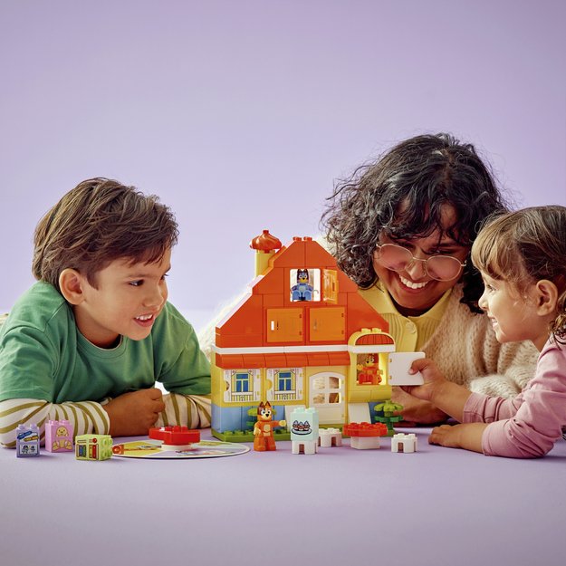LEGO DUPLO Bluey s Family House with Memory Game