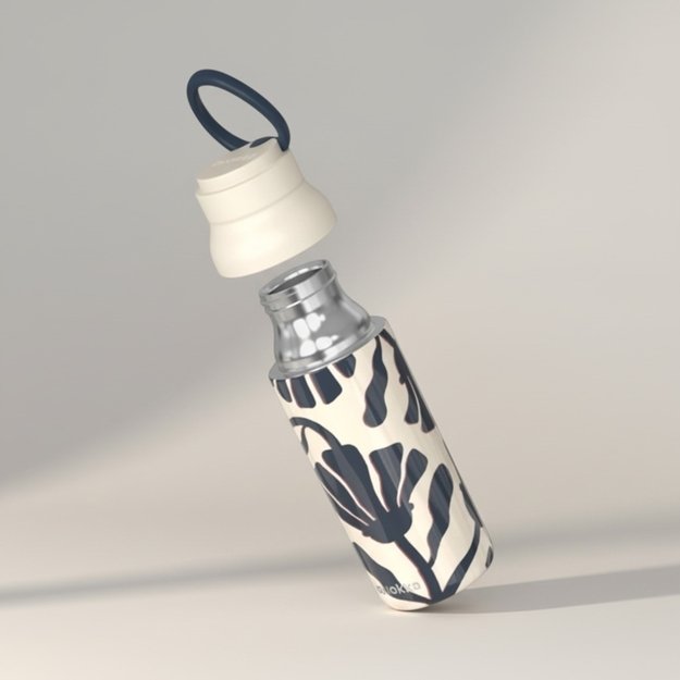 Quokka Echo - 690 ml Stainless Steel Bottle with Silicone Handle (Black)