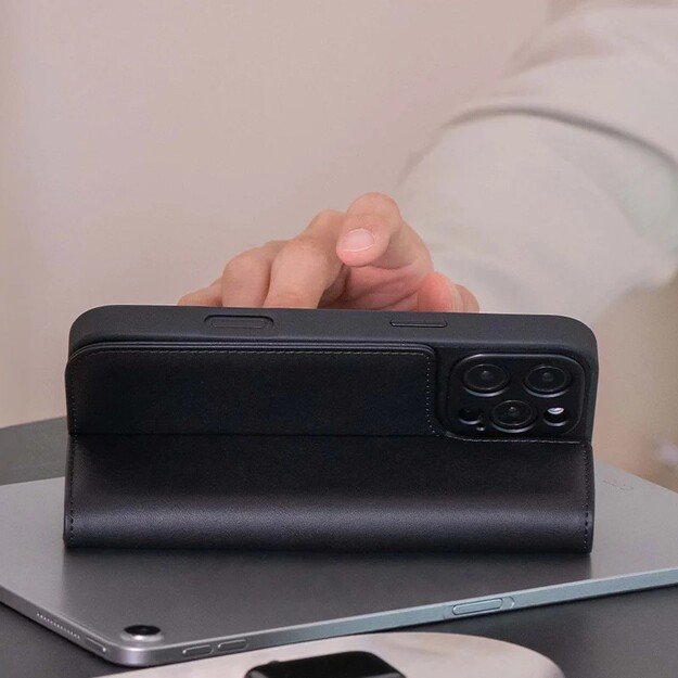 Moshi Overture MagSafe – trys viename odinis atverčiamas dėklas, skirtas iPhone 16 Pro Max (anglies juodas)