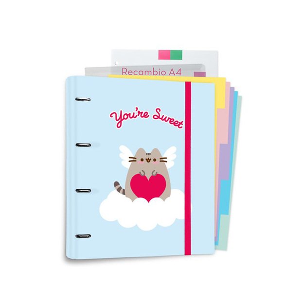 Pusheen - Purrfect Love kolekcija A4 segtuvas su kortelėmis (4 žiedai, elastinė juosta) 1 Pusheen - Purrfect Love kolekcija A4 segtuvas su kortelėmis (4 žiedai, elastinė juosta) 1
