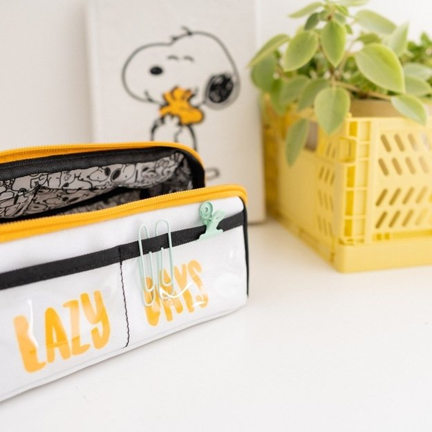 Snoopy - Double compartment pencil case from the Lazy Days collection 6