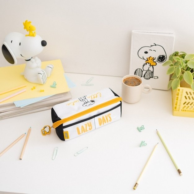 Snoopy - Double compartment pencil case from the Lazy Days collection 8