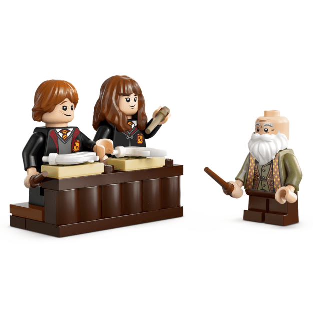 LEGO Harry Potter Hogwarts Castle: Charms Class