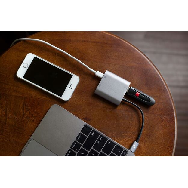 Kanex USB-C VGA adapteris su maitinimo tiekimu – USB 1,5 A, USB-C maitinimo tiekimas 60 W + VGA Full HD (anoduotas aliuminis)