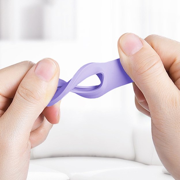 Crong silikoninis dėklas su raktų pakabu – apsauginis Apple AirTag raktų pakabuko dėklas (violetinė)